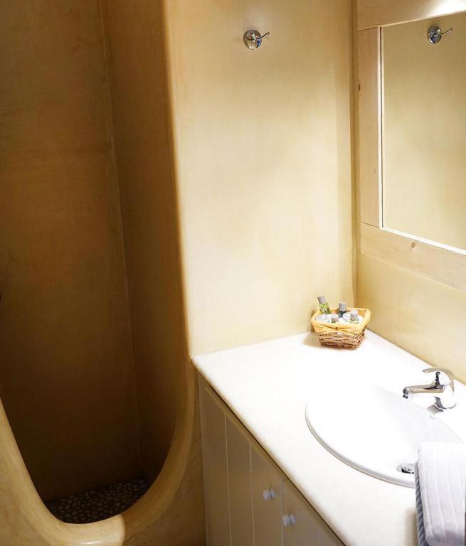 Flora Apartments Drios Ngoại thất bức ảnh