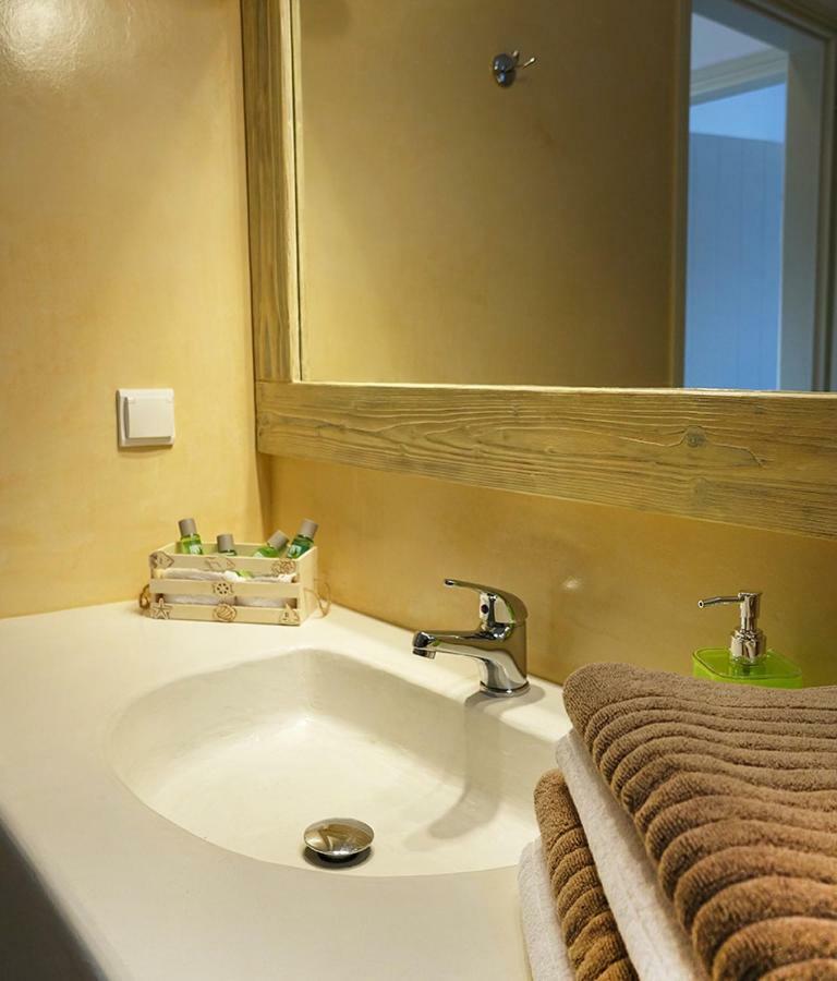 Flora Apartments Drios Ngoại thất bức ảnh